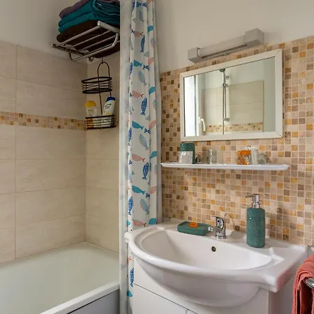 Paris Saclay Rer: Cozy 2br Near Station & Universities *