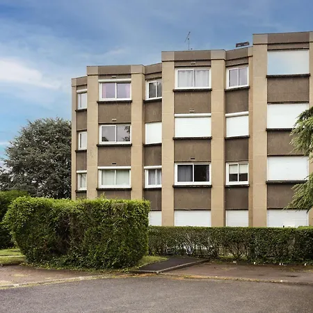 Paris Saclay Rer: Cozy 2br Near Station & Universities